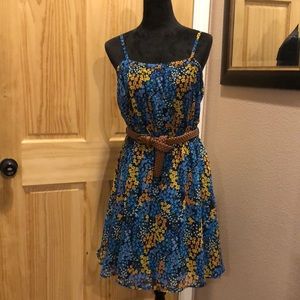 Forever 21 women’s floral dress size large with belt (Preowned)